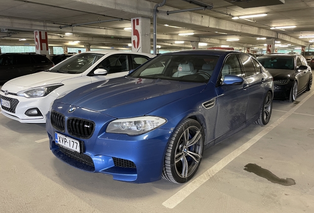 BMW M5 F10 2011