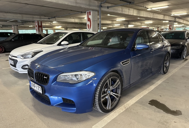 BMW M5 F10 2011