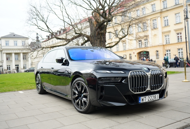 BMW M760e xDrive