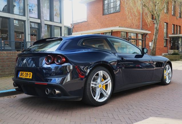 Ferrari GTC4Lusso