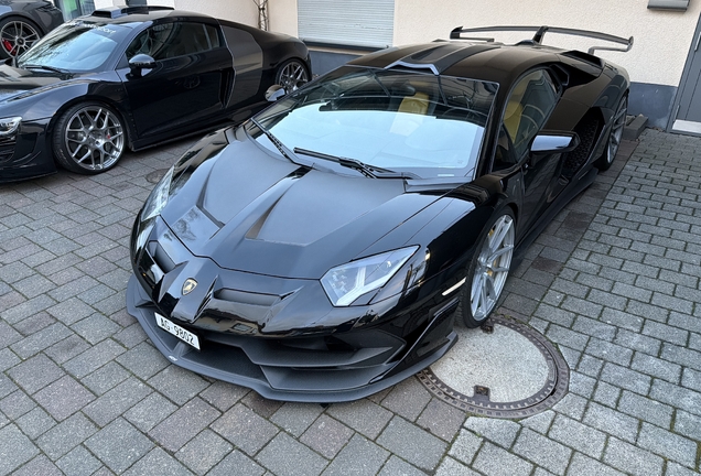 Lamborghini Aventador LP700-4