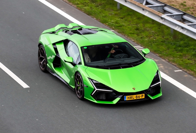 Lamborghini Revuelto