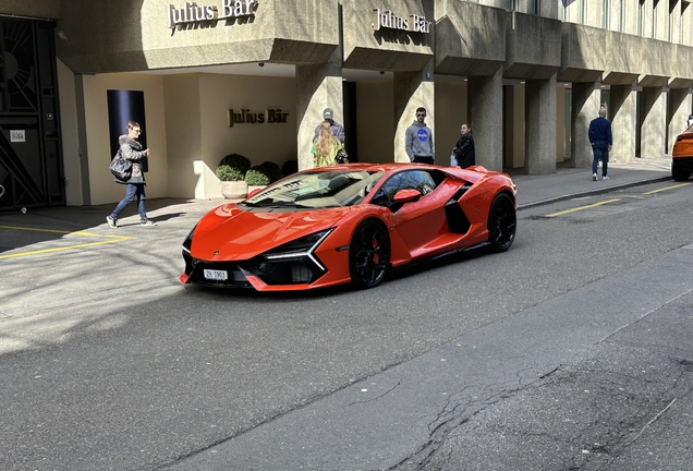 Lamborghini Revuelto