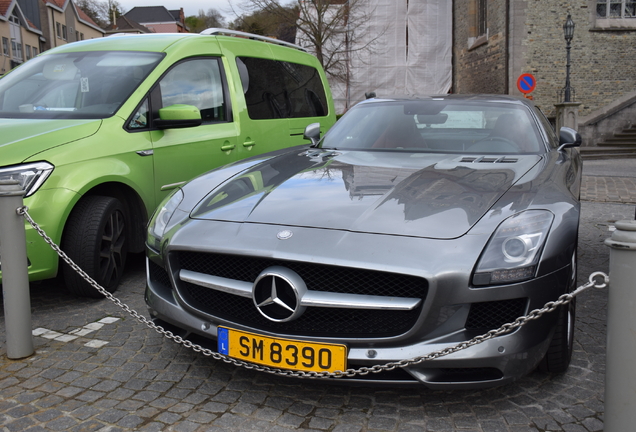 Mercedes-Benz SLS AMG