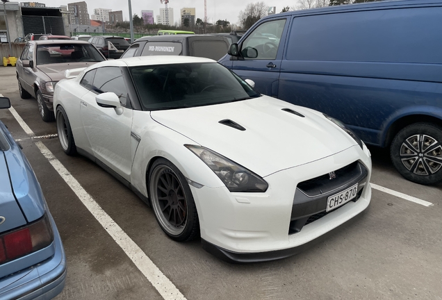 Nissan GT-R