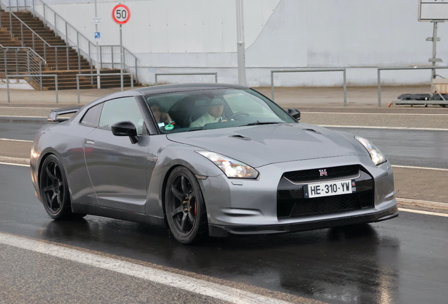 Nissan GT-R