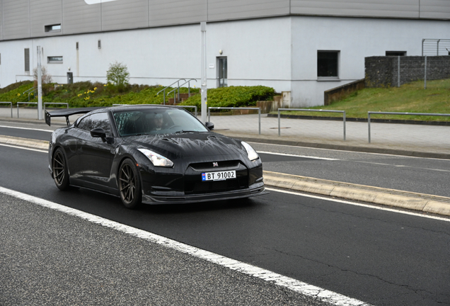 Nissan GT-R