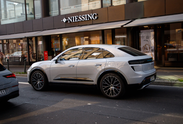 Porsche Macan EV Turbo