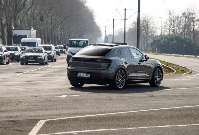 Porsche Macan EV Turbo