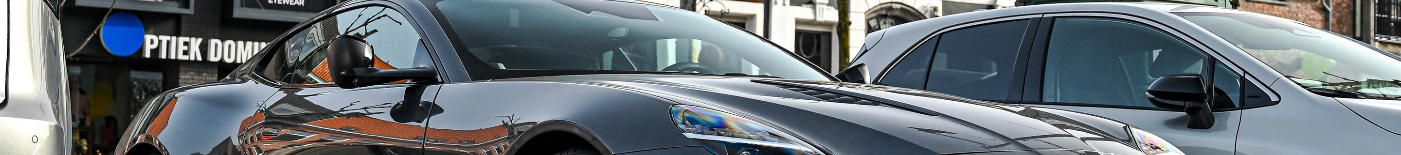 Aston Martin Vanquish 2025