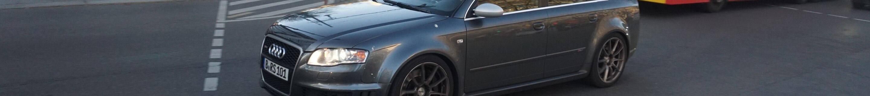 Audi RS4 Sedan