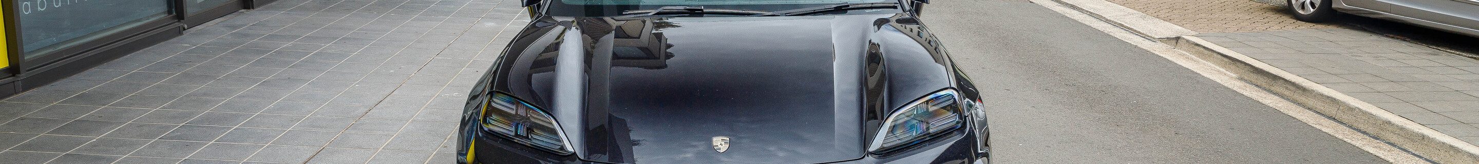 Porsche Macan EV Turbo