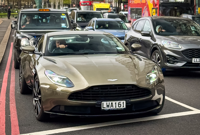 Aston Martin DB11