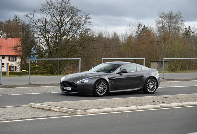 Aston Martin V8 Vantage