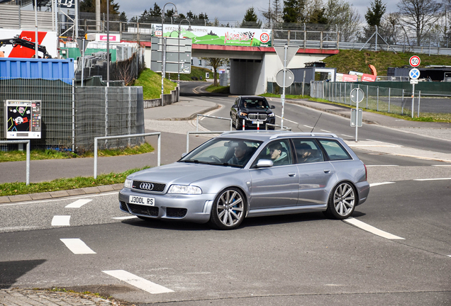 Audi RS4 Avant B5
