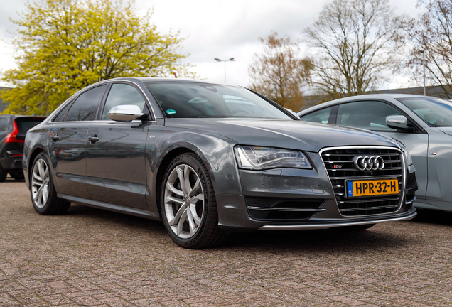 Audi S8 D4