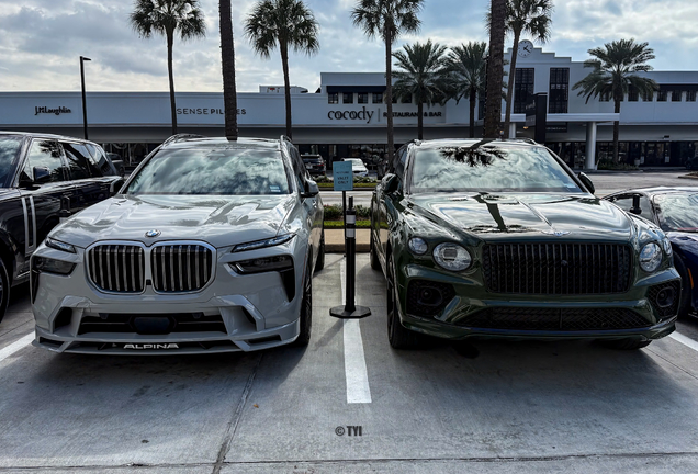 Bentley Bentayga Azure 2024