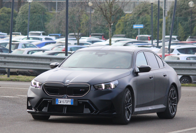 BMW M5 G90