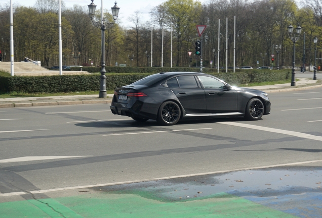 BMW M5 G90