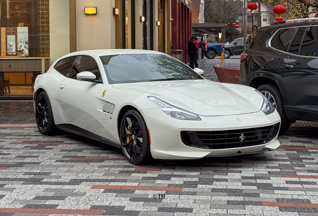 Ferrari GTC4Lusso T