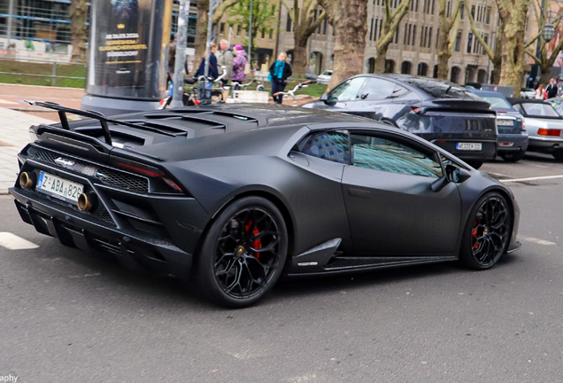 Lamborghini Huracán LP640-4 EVO