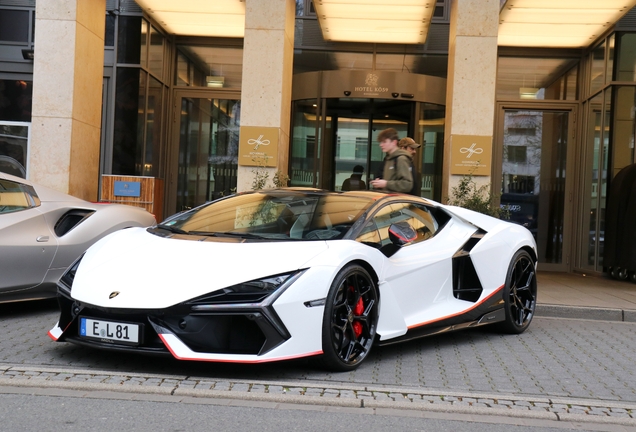 Lamborghini Revuelto