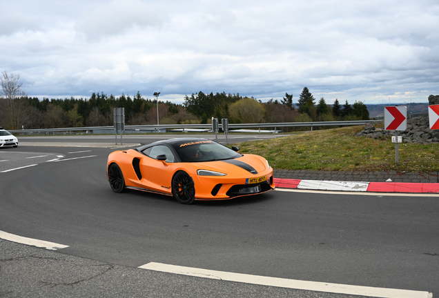 McLaren GT