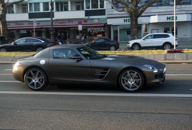Mercedes-Benz SLS AMG