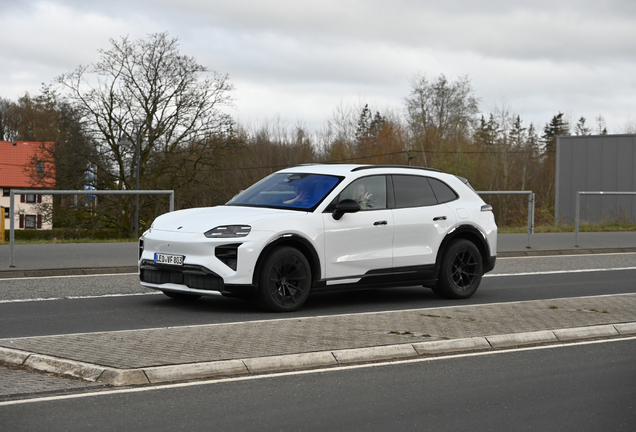 Porsche Cayenne Turbo Electric