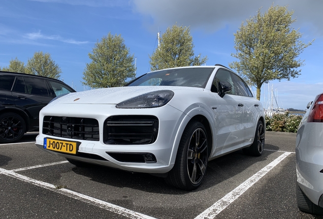 Porsche Cayenne Turbo S E-Hybrid