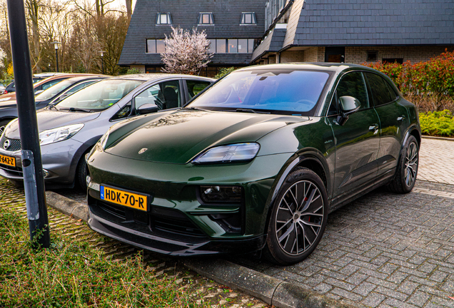 Porsche Macan EV Turbo
