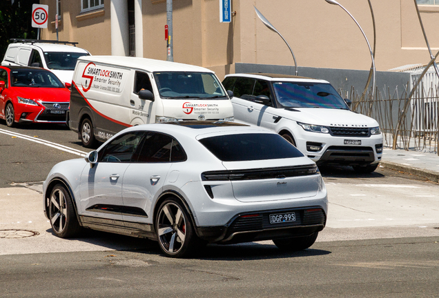 Porsche Macan EV Turbo