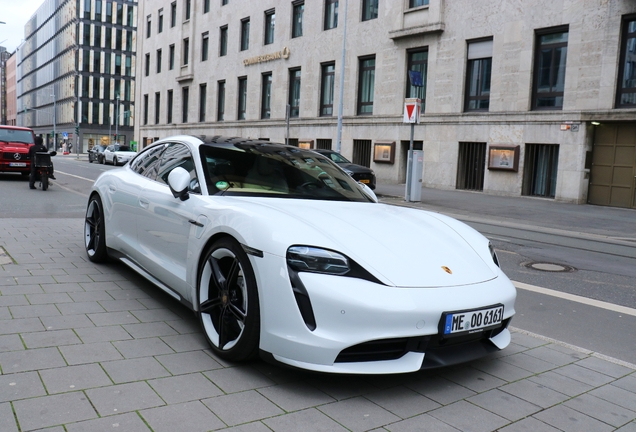 Porsche Taycan Turbo MkI