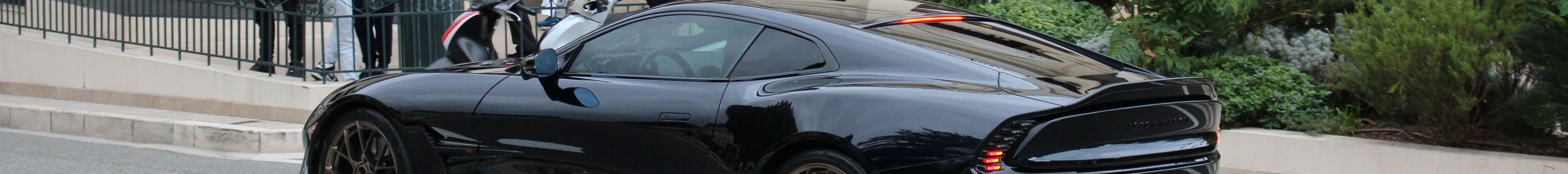 Aston Martin Vanquish 2025