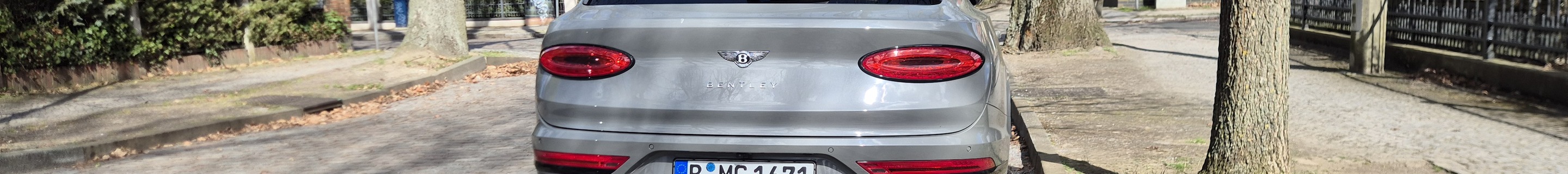 Bentley Bentayga Azure EWB