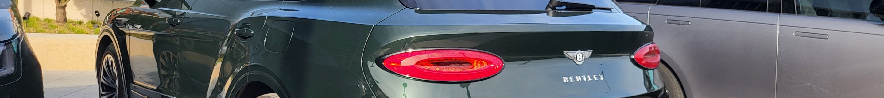 Bentley Bentayga Hybrid Azure 2024