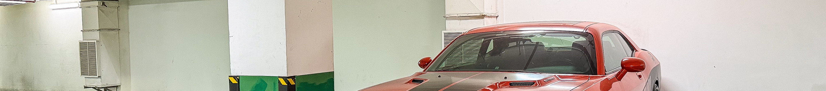 Dodge Challenger SRT-8