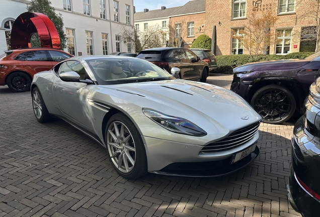 Aston Martin DB11
