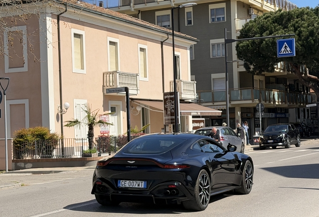 Aston Martin V8 Vantage 2018