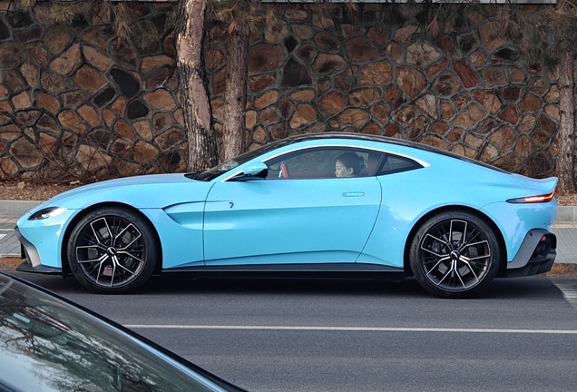 Aston Martin V8 Vantage 2018