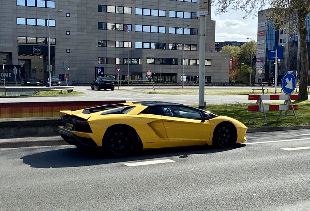 Lamborghini Aventador S LP740-4