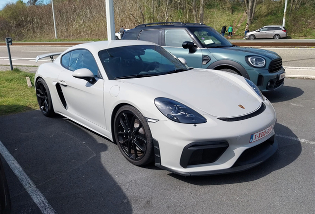 Porsche 718 Cayman GT4
