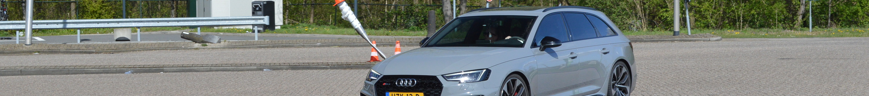 Audi RS4 Avant B9