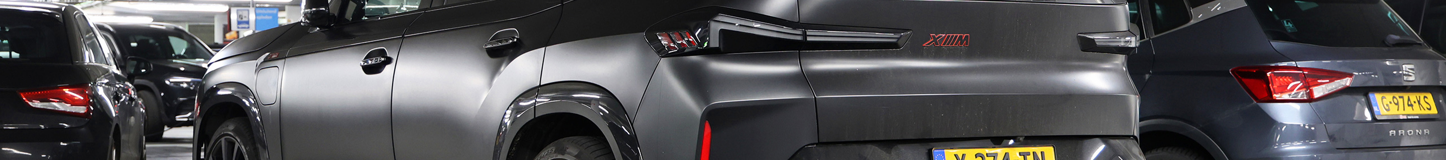 BMW XM G09 Label Red