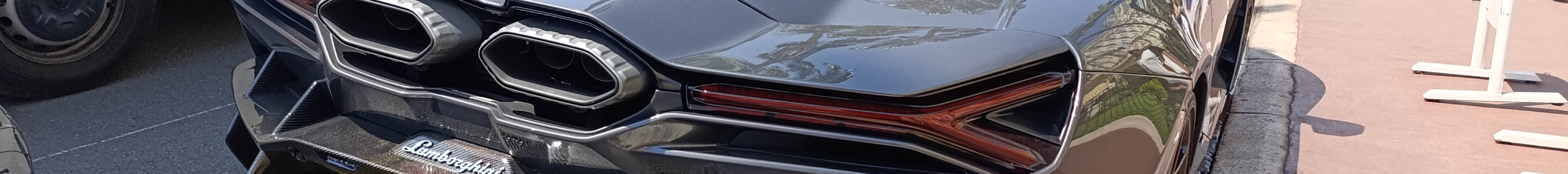 Lamborghini Revuelto