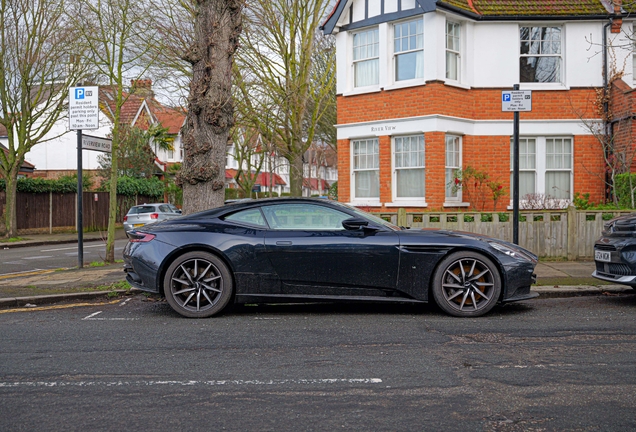 Aston Martin DB11