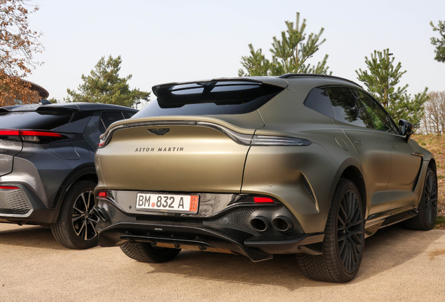 Aston Martin DBX707
