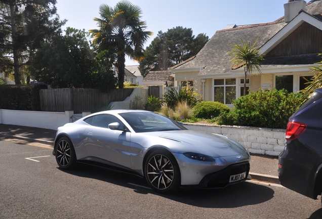 Aston Martin V8 Vantage 2018