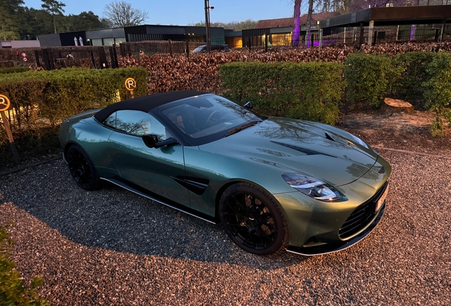 Aston Martin Vanquish Volante 2025