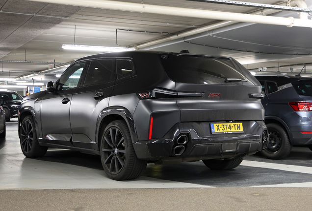 BMW XM G09 Label Red